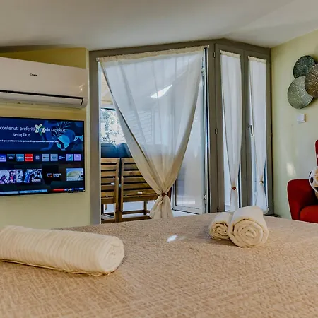 アパート Fly To Suite Com 25 Posti Letto Ideale Per Concerti Aeroporto Stadio カルデラーラ・ディ・レーノ