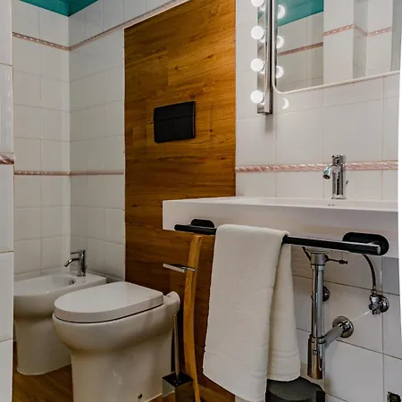 Fly To Suite Com 25 Posti Letto Ideale Per Concerti Aeroporto Stadio カルデラーラ・ディ・レーノ