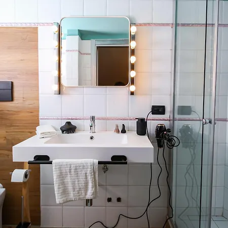 Flytosuite,com 25 Posti Letto Parcheggio Libero Aeroporto Bologna *