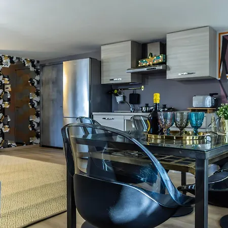 Apartment Flytosuite,com 25 Posti Letto Parcheggio Libero Aeroporto Bologna *
